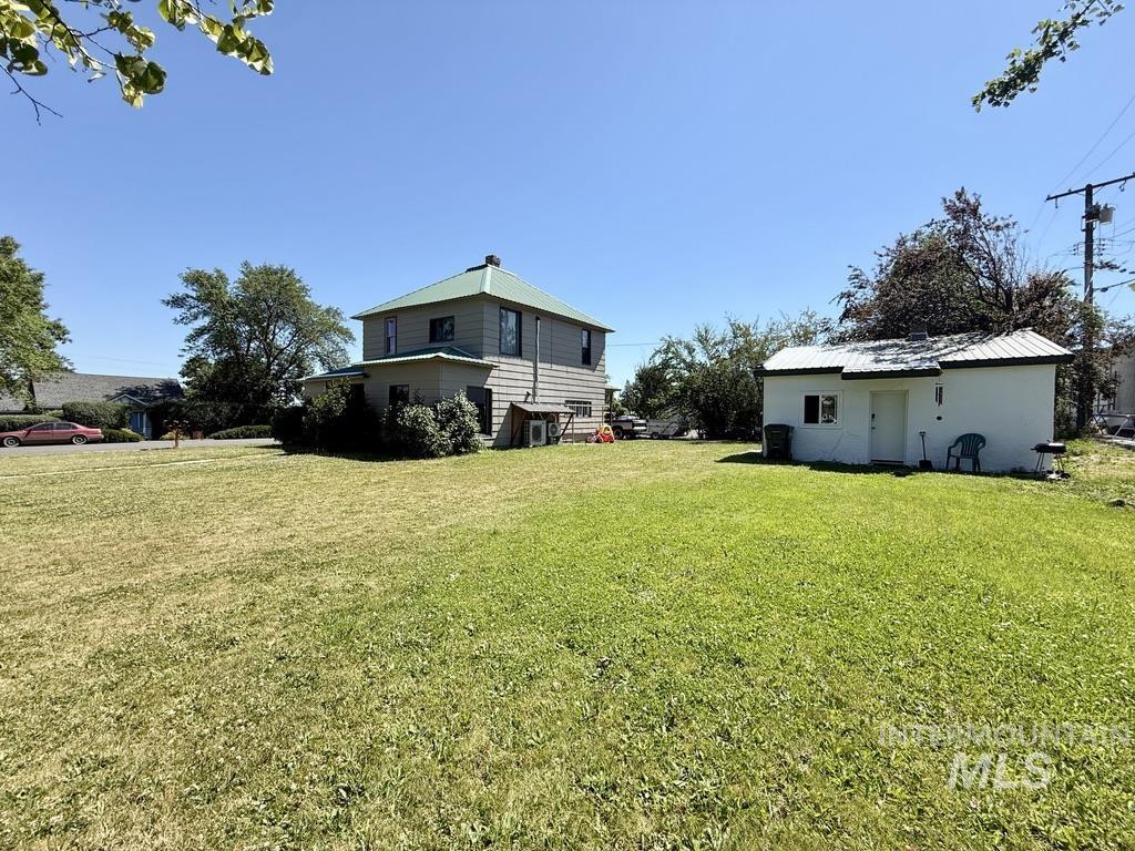 main property photo 31