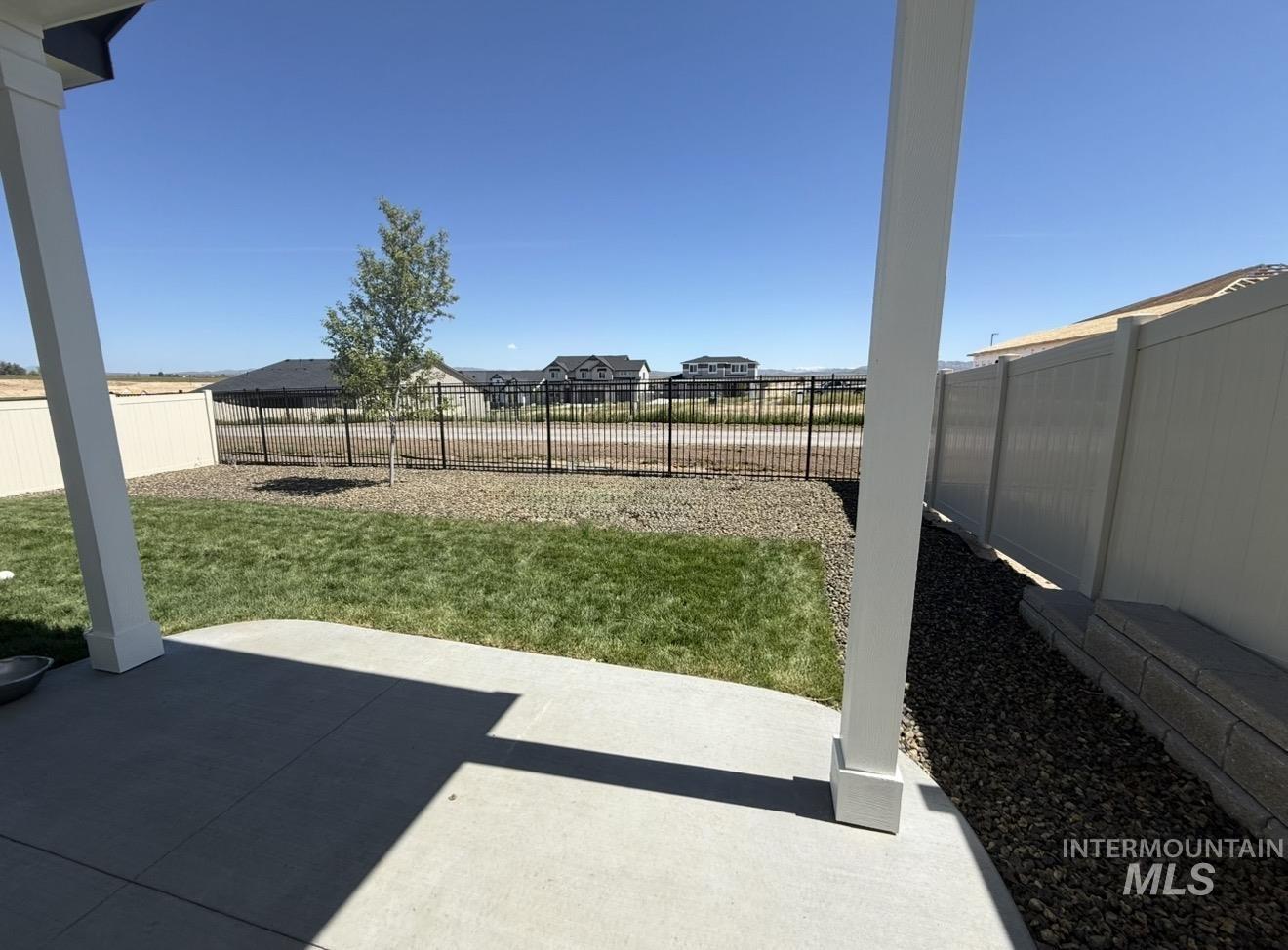 main property photo 30
