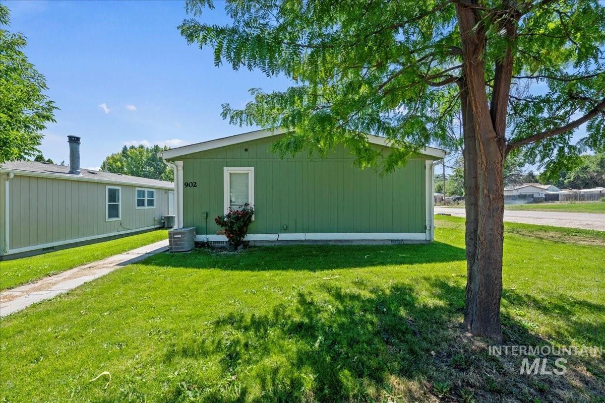 main property photo 10