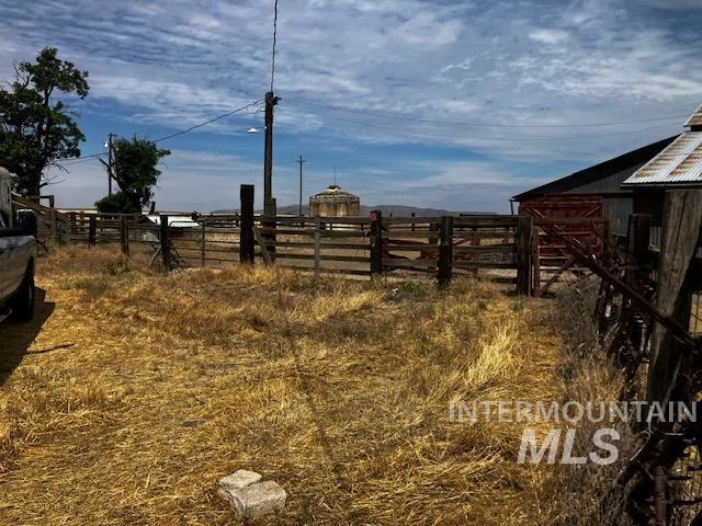 main property photo 32