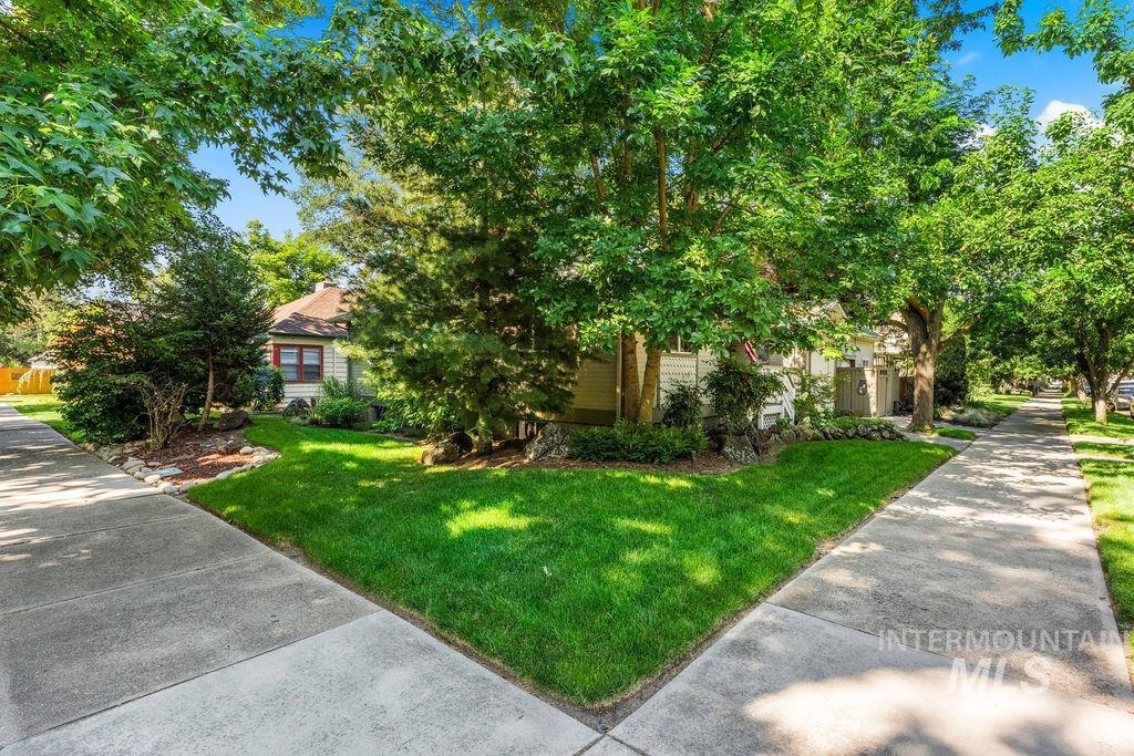 main property photo 6