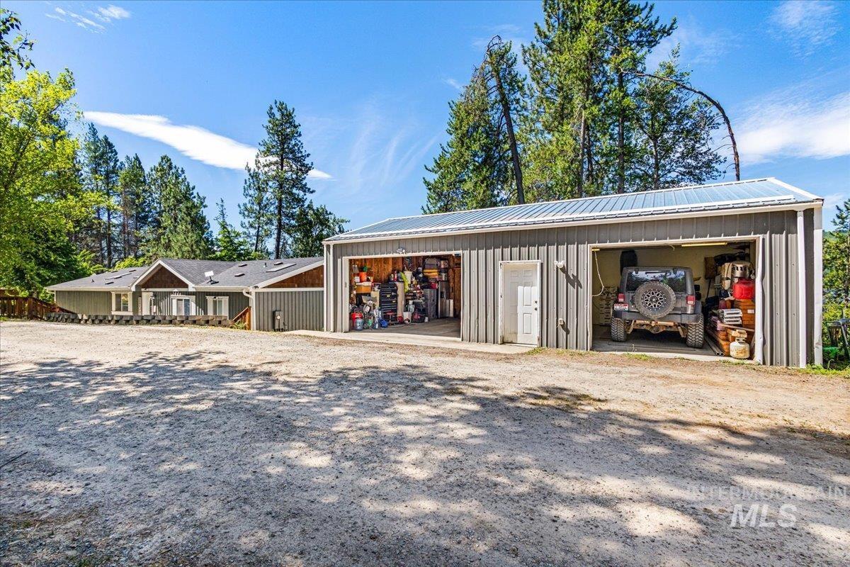 main property photo 30