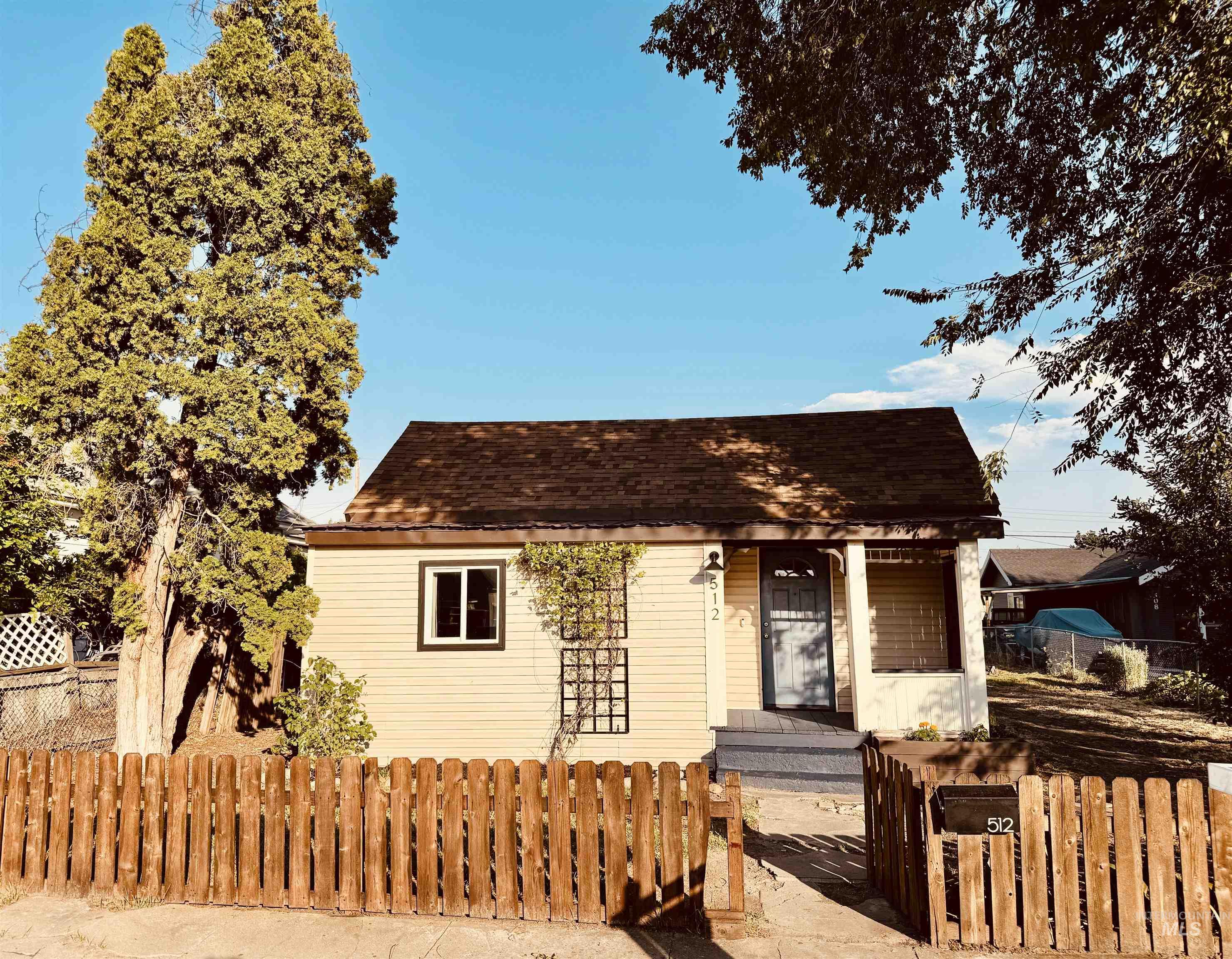 main property photo 41
