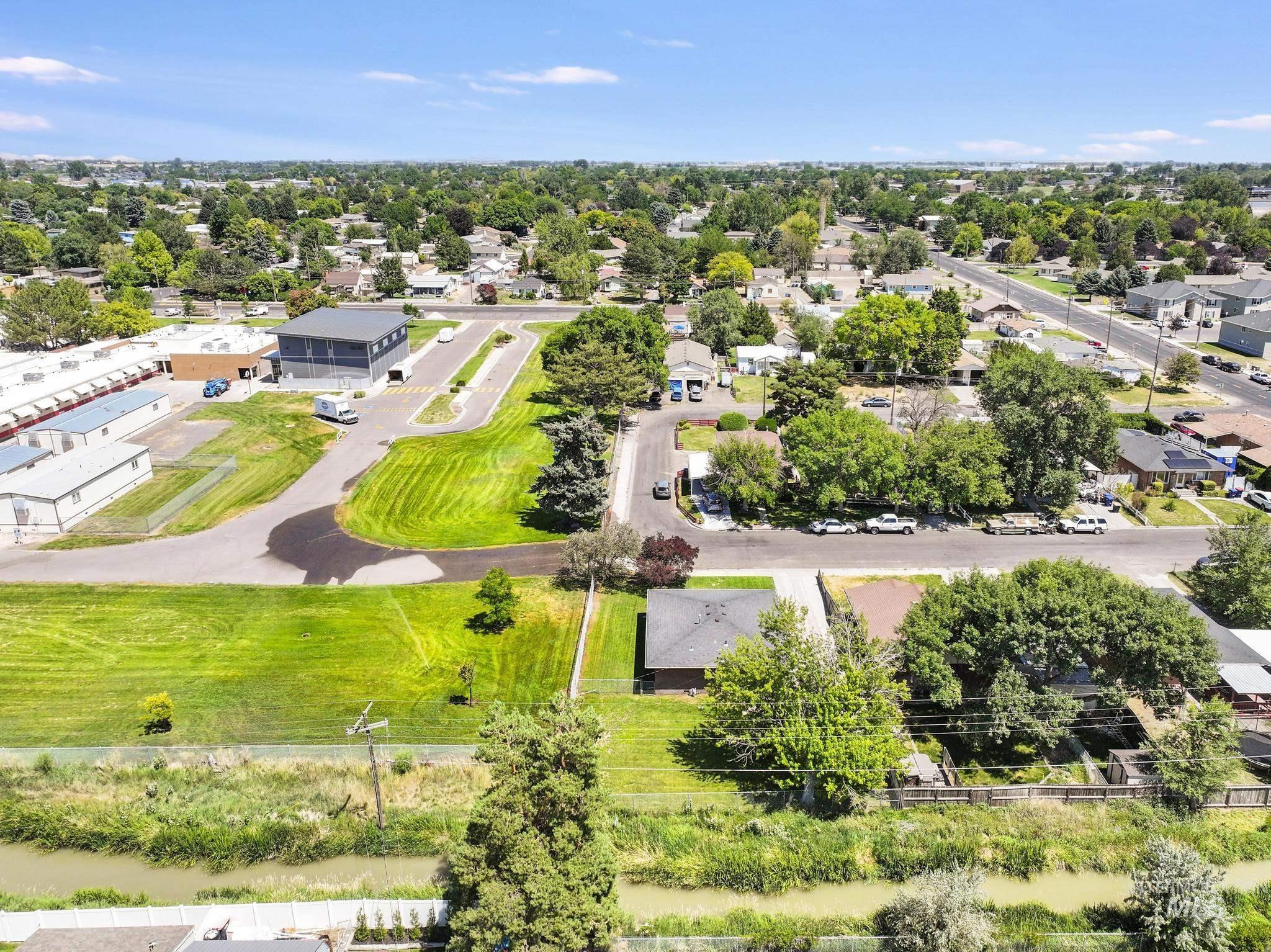 main property photo 35