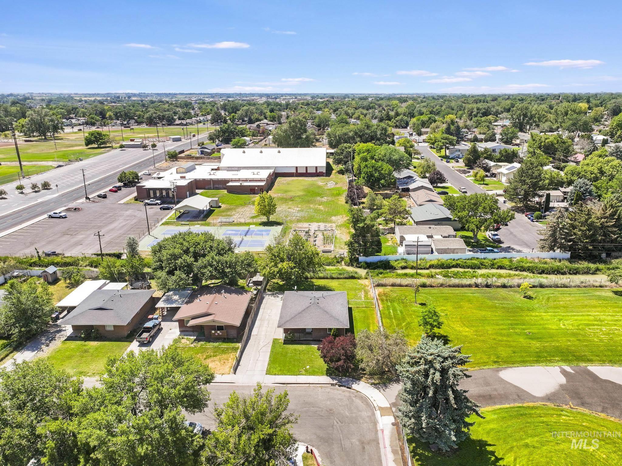 main property photo 39