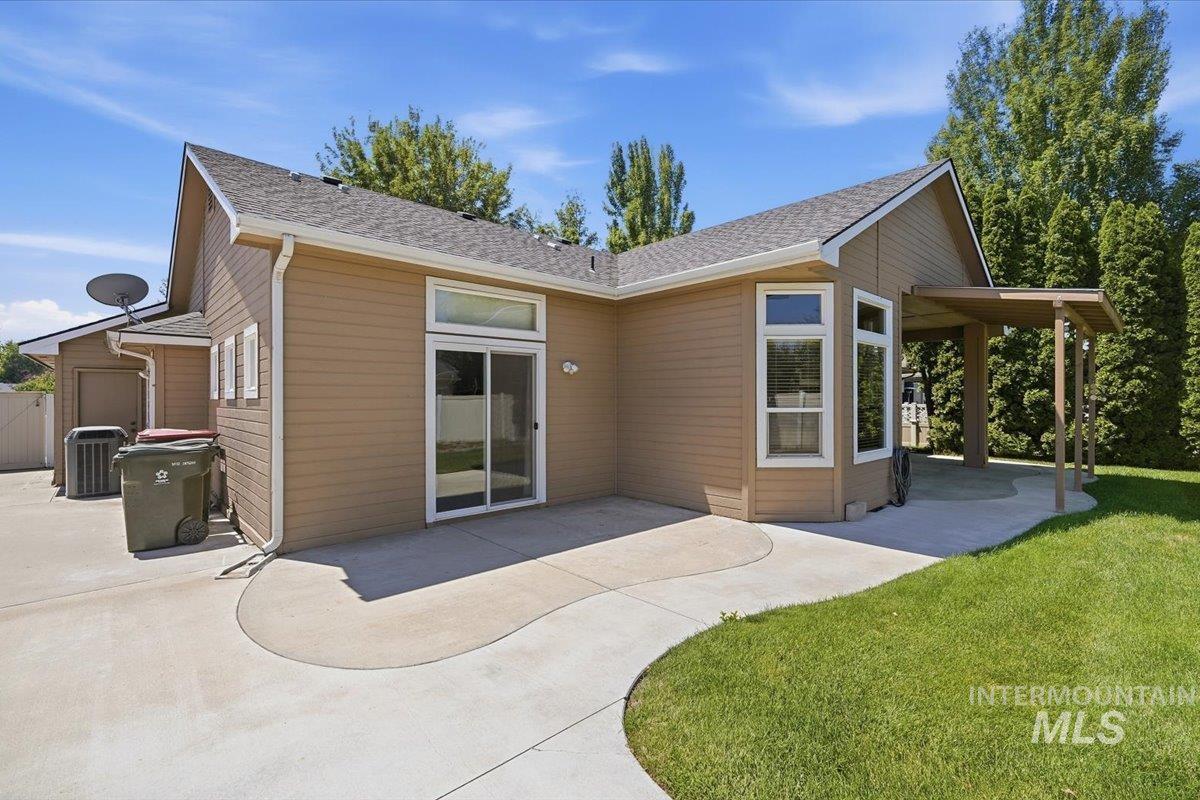 main property photo 31