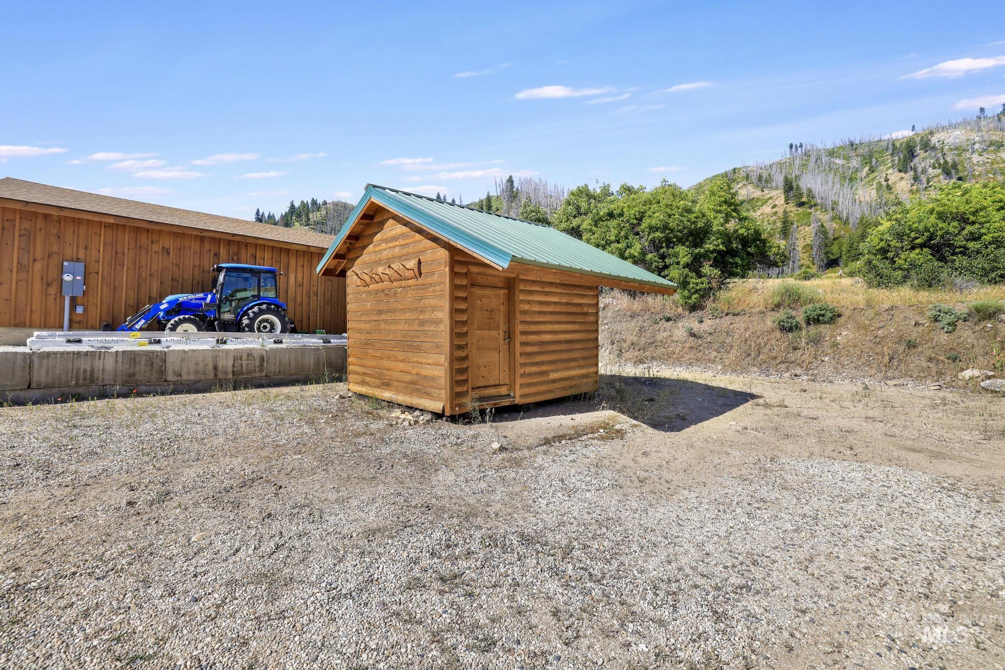 main property photo 35