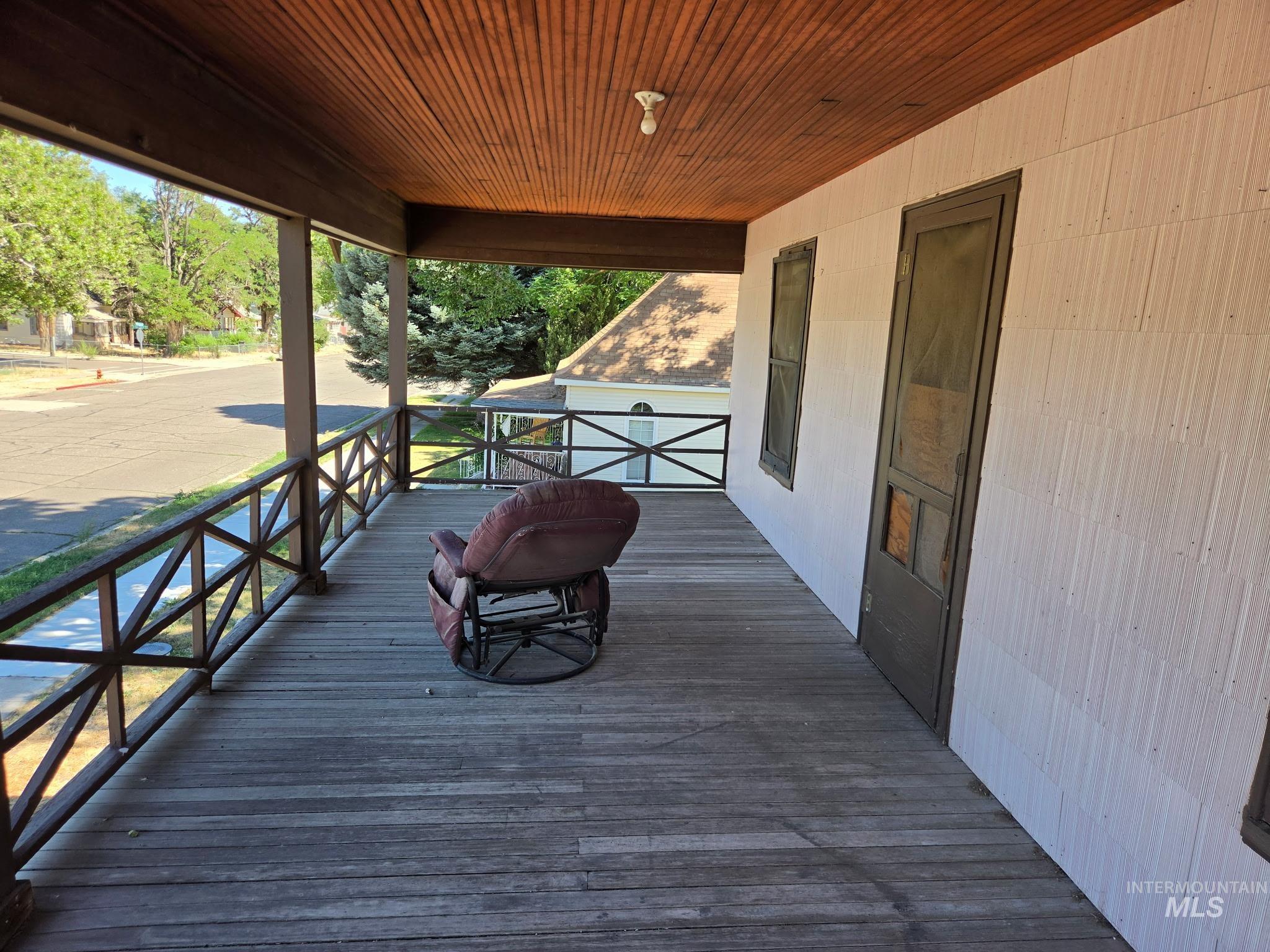 main property photo 16