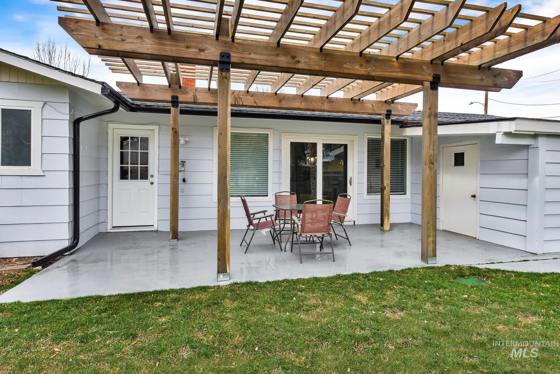 main property photo 37