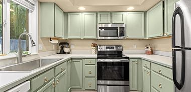 image of property with 3 Bed | 2 Bath | 1,012 Sqft