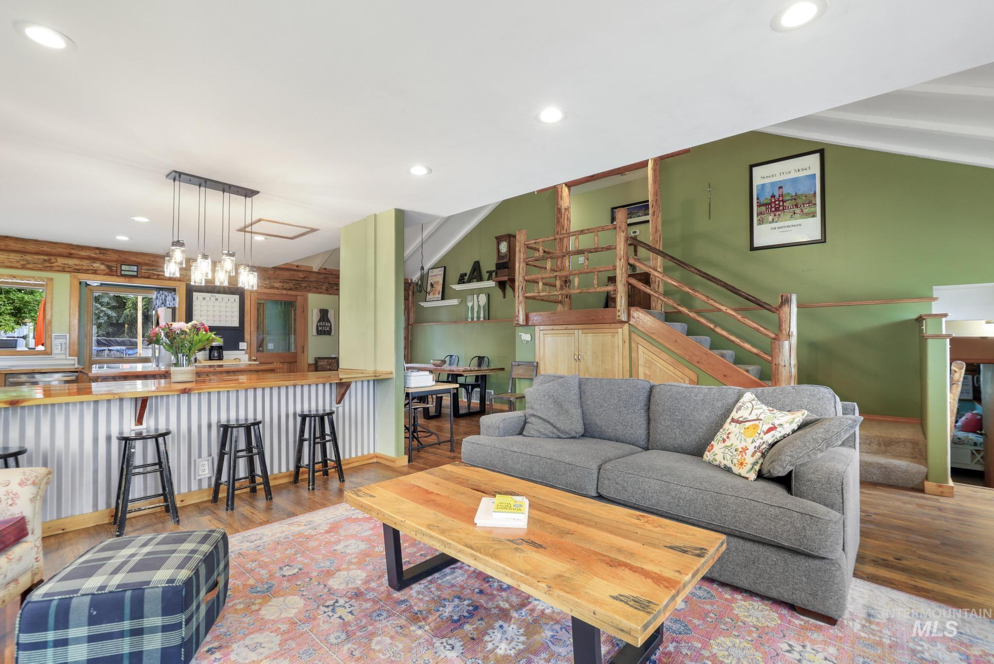 main property photo 9