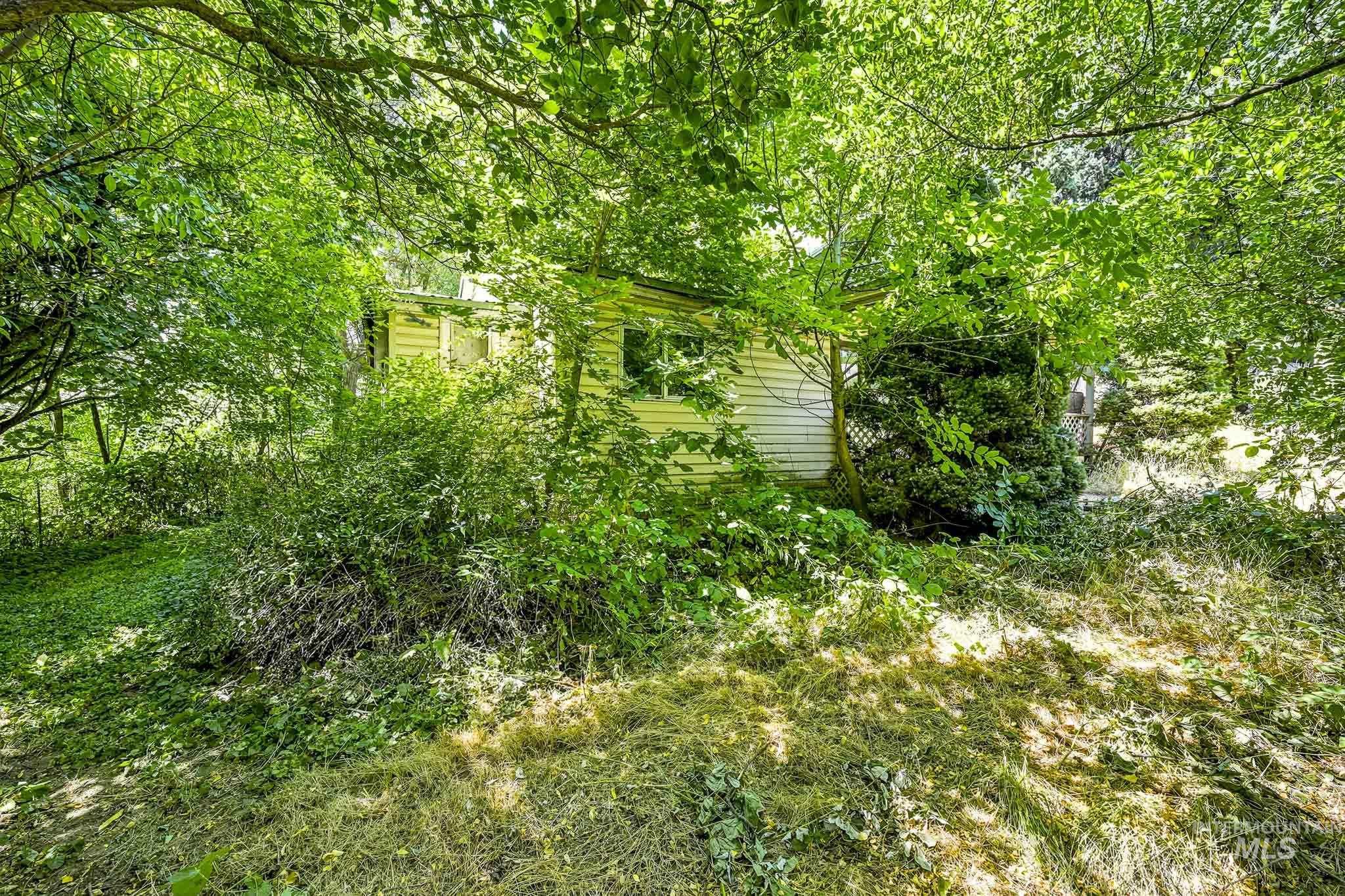 main property photo 10