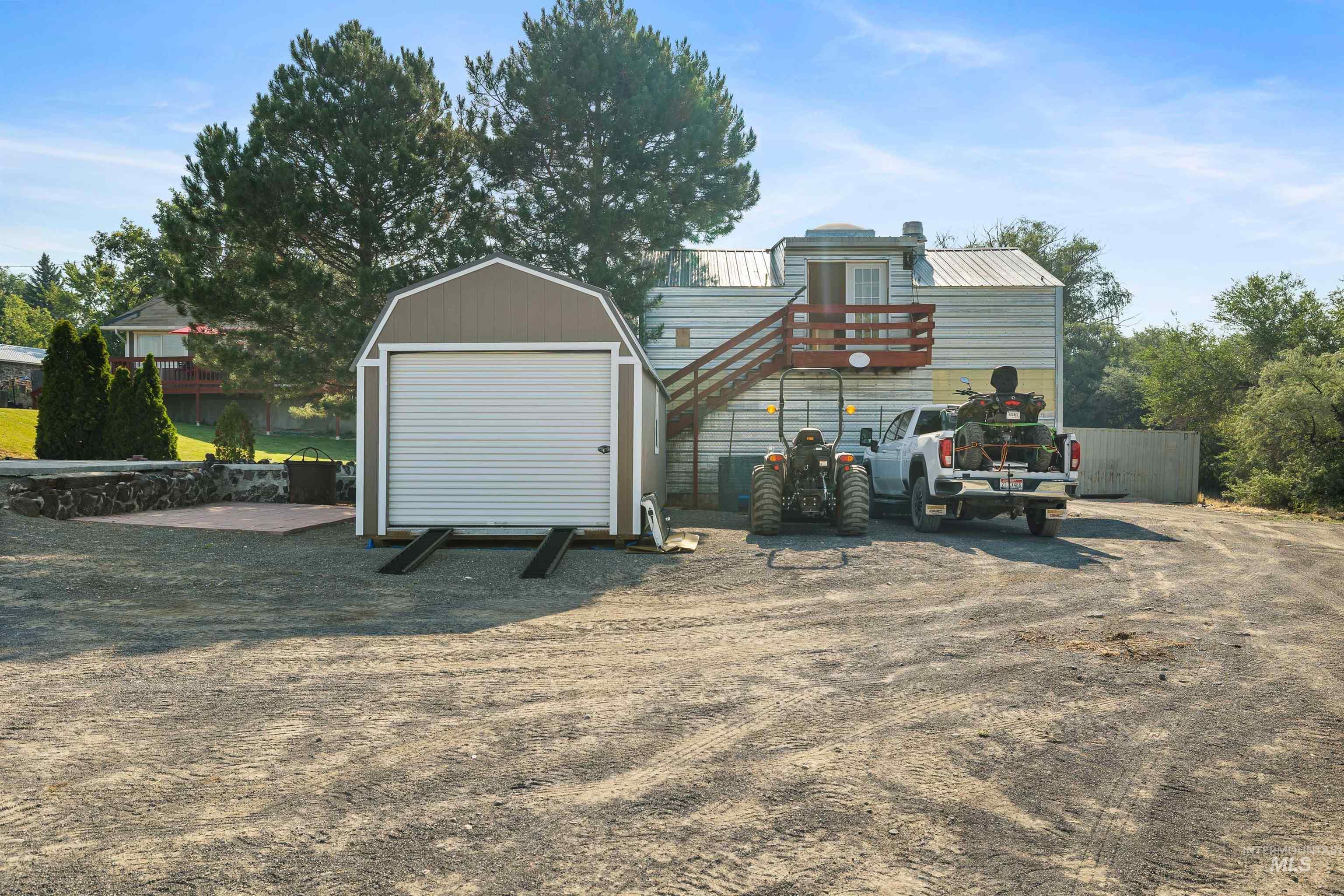 main property photo 31