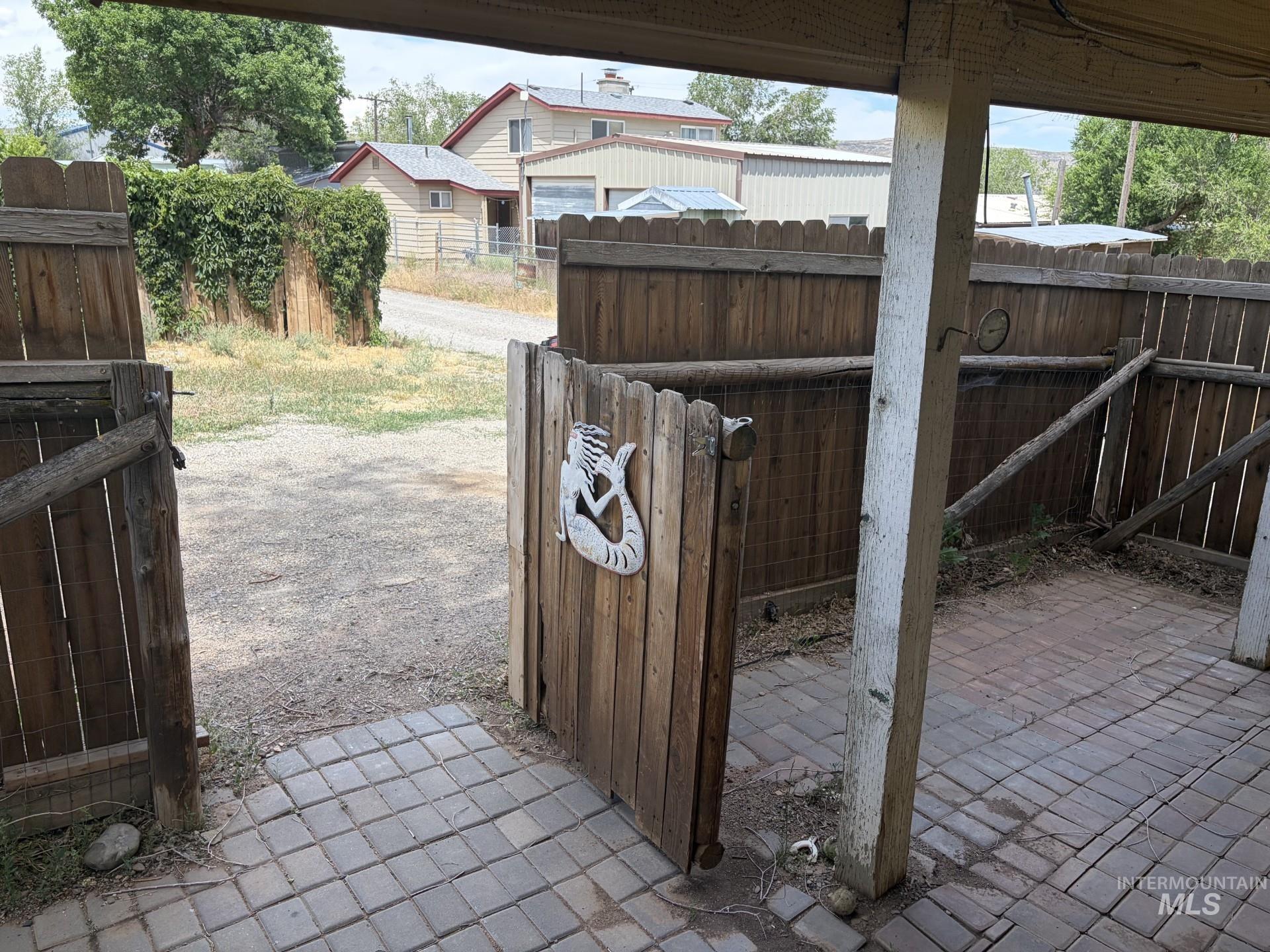 main property photo 40
