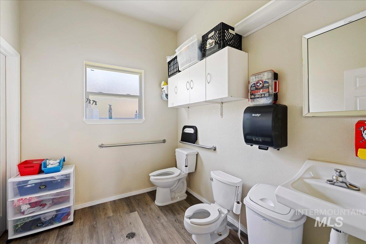main property photo 10