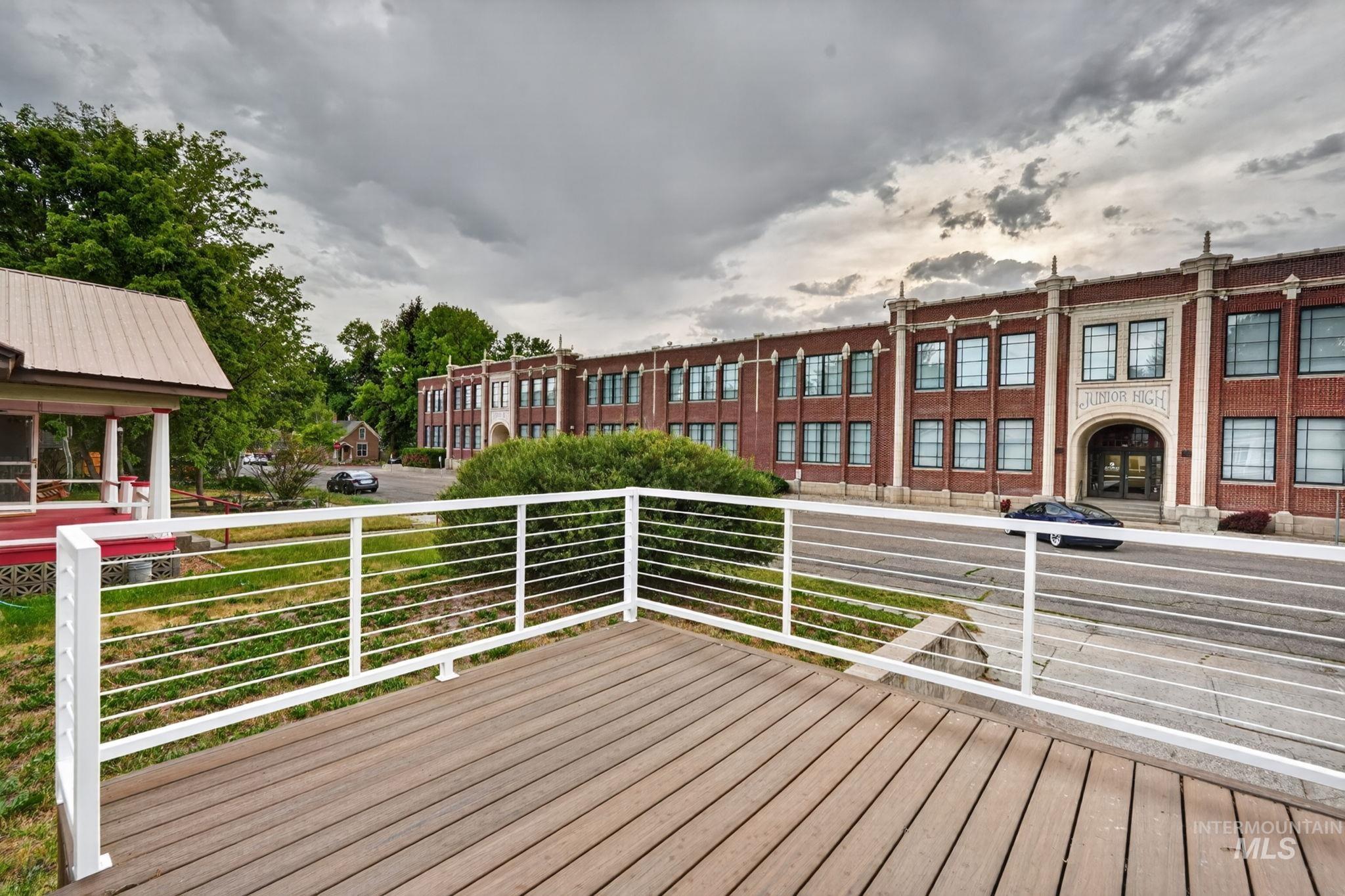 main property photo 33
