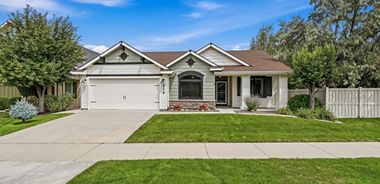 image of property with 3 Bed | 2 Bath | 1,619 Sqft