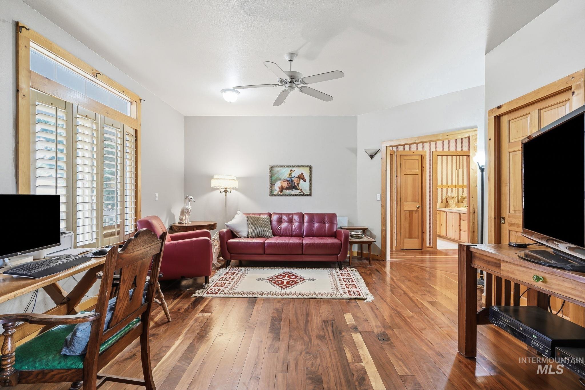 main property photo 27