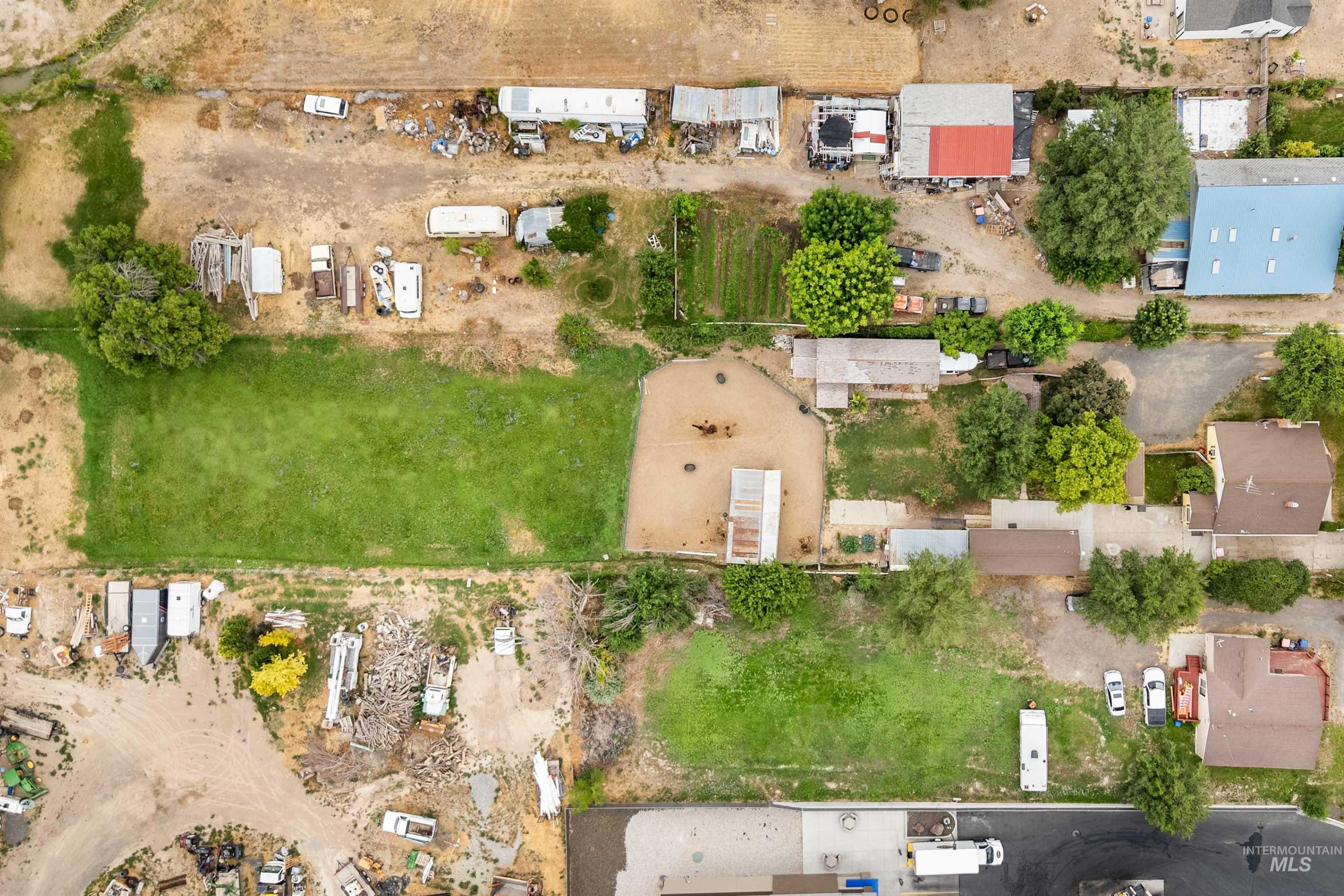 main property photo 29