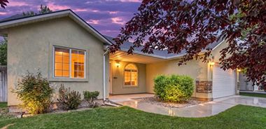 image of property with 3 Bed | 2 Bath | 1,002 Sqft