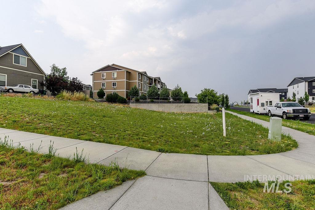 main property photo 9