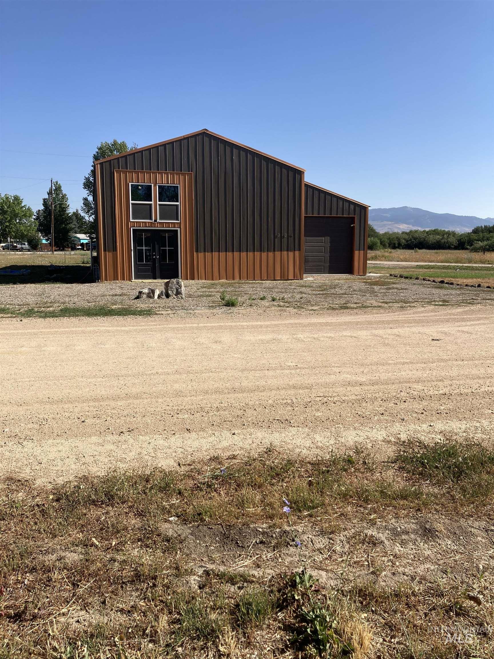 main property photo 8
