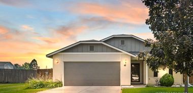 image of property with 4 Bed | 2 Bath | 1,709 Sqft
