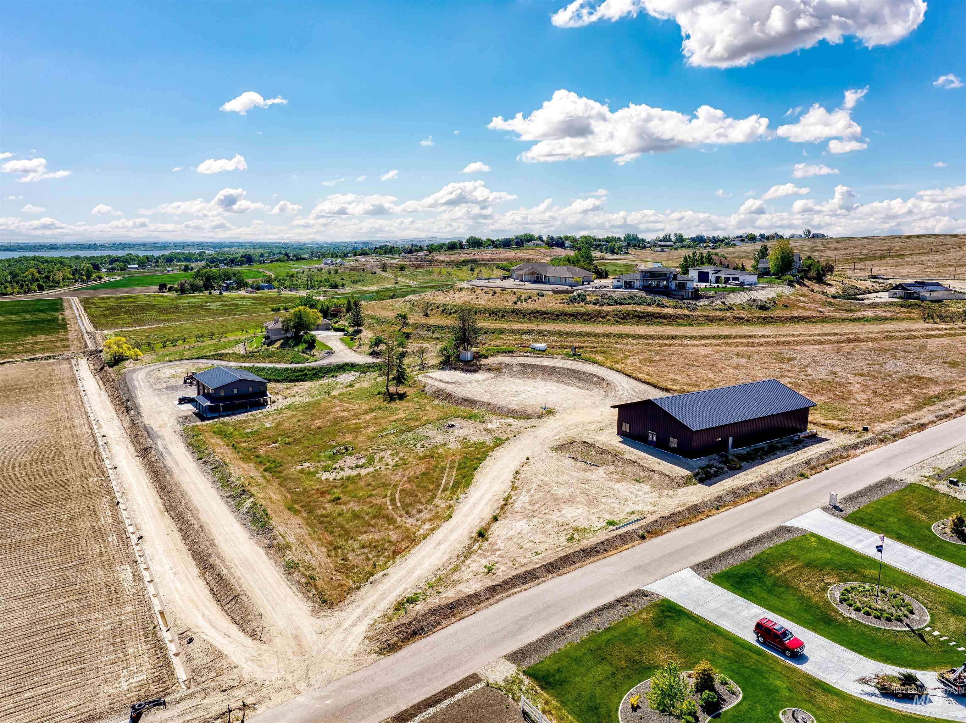 main property photo 35