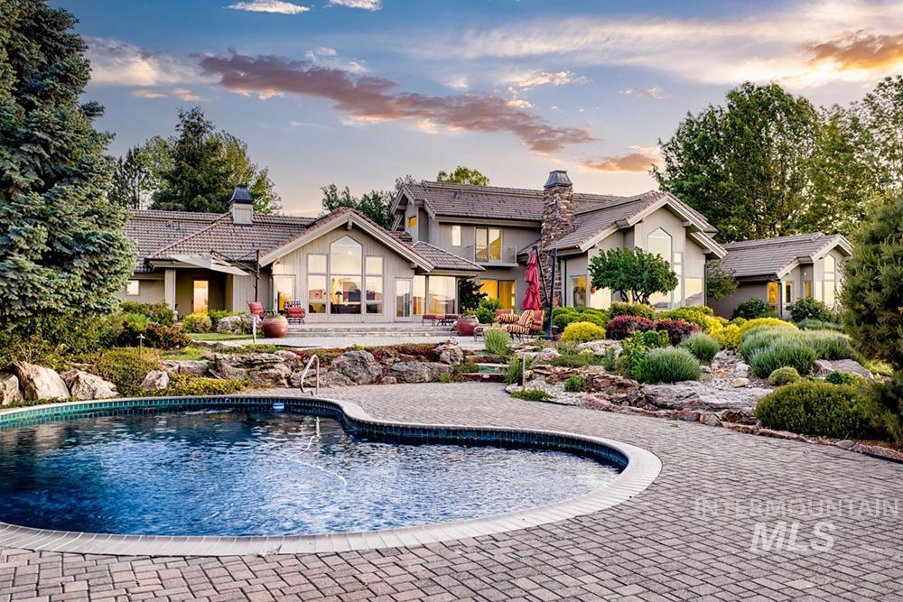 main property photo 40