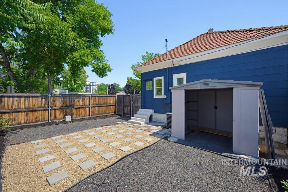 main property photo 11
