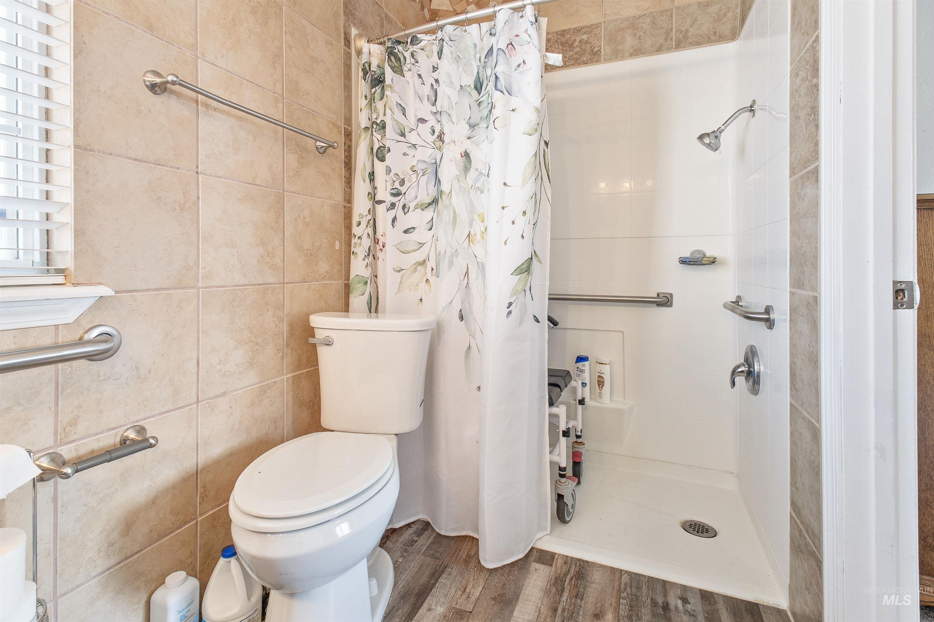main property photo 18