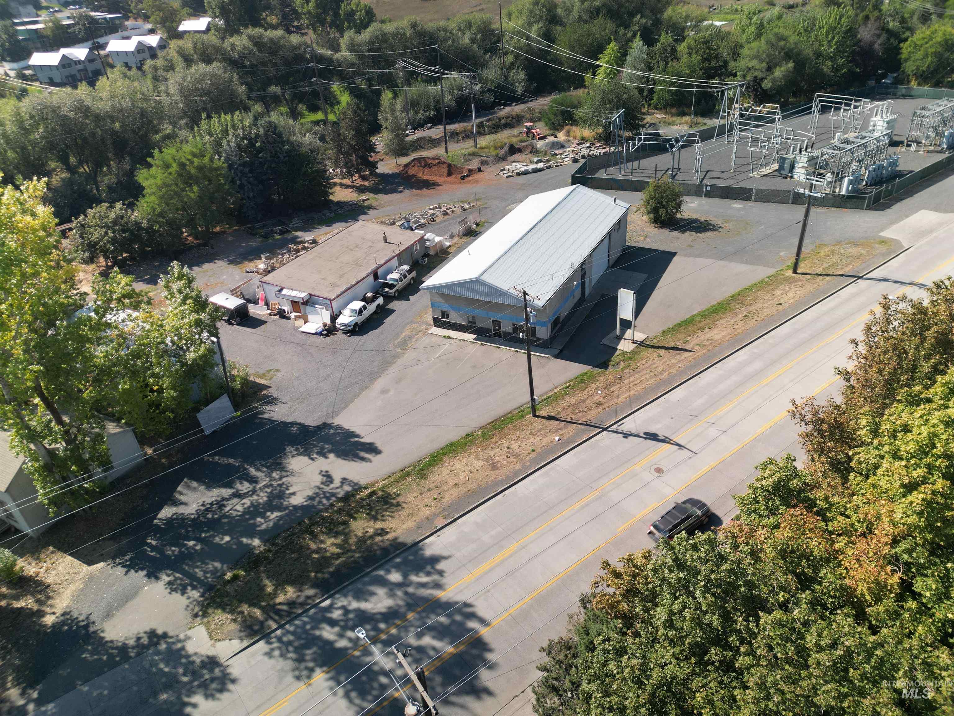 main property photo 32