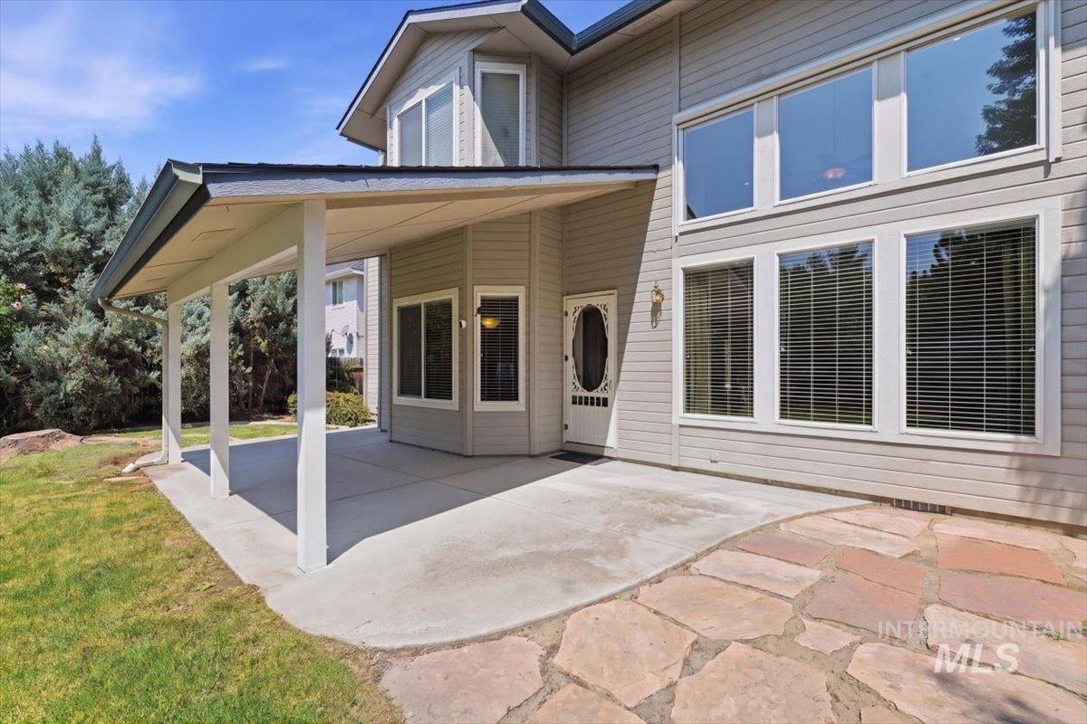 main property photo 23