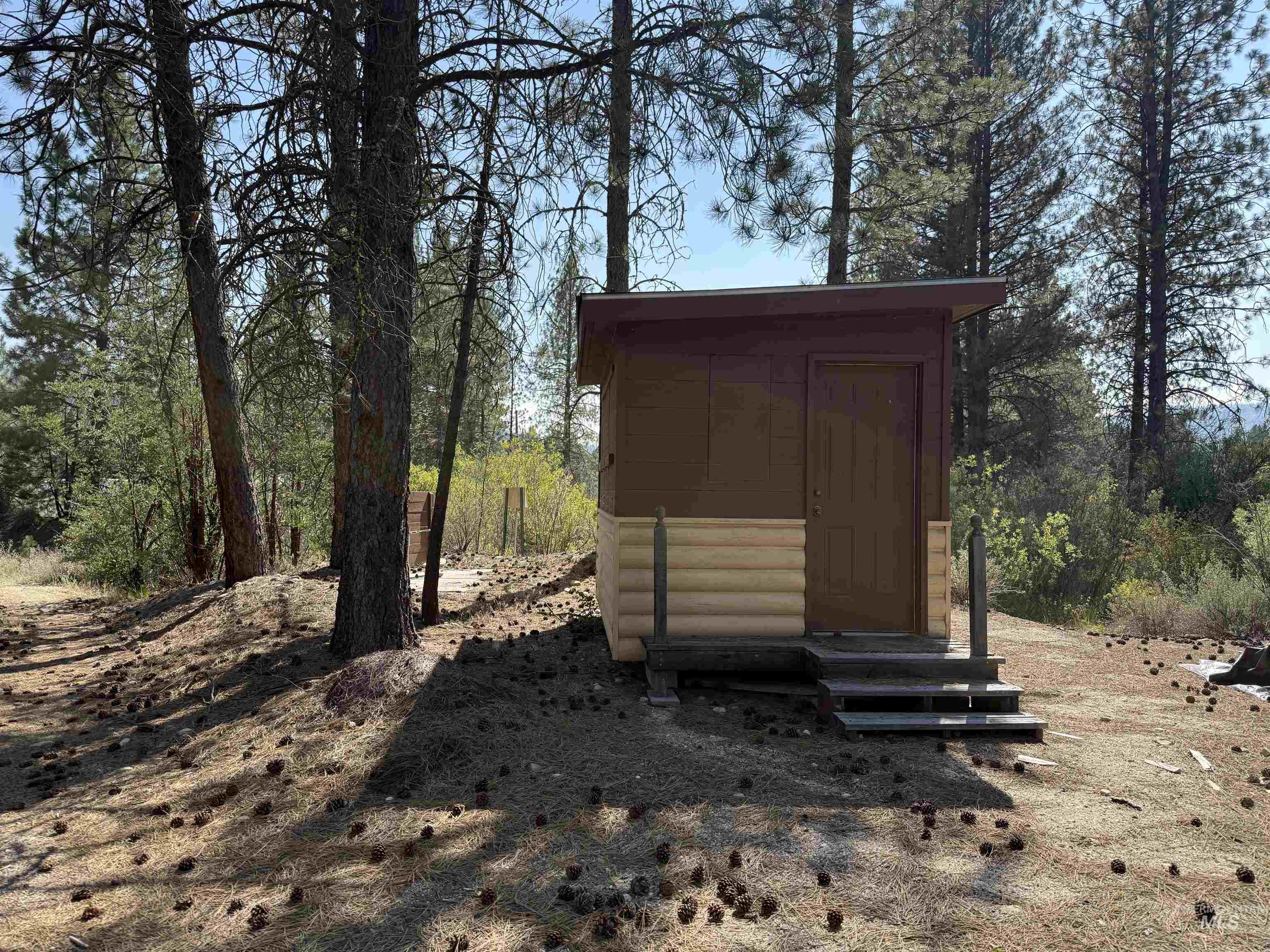 main property photo 20