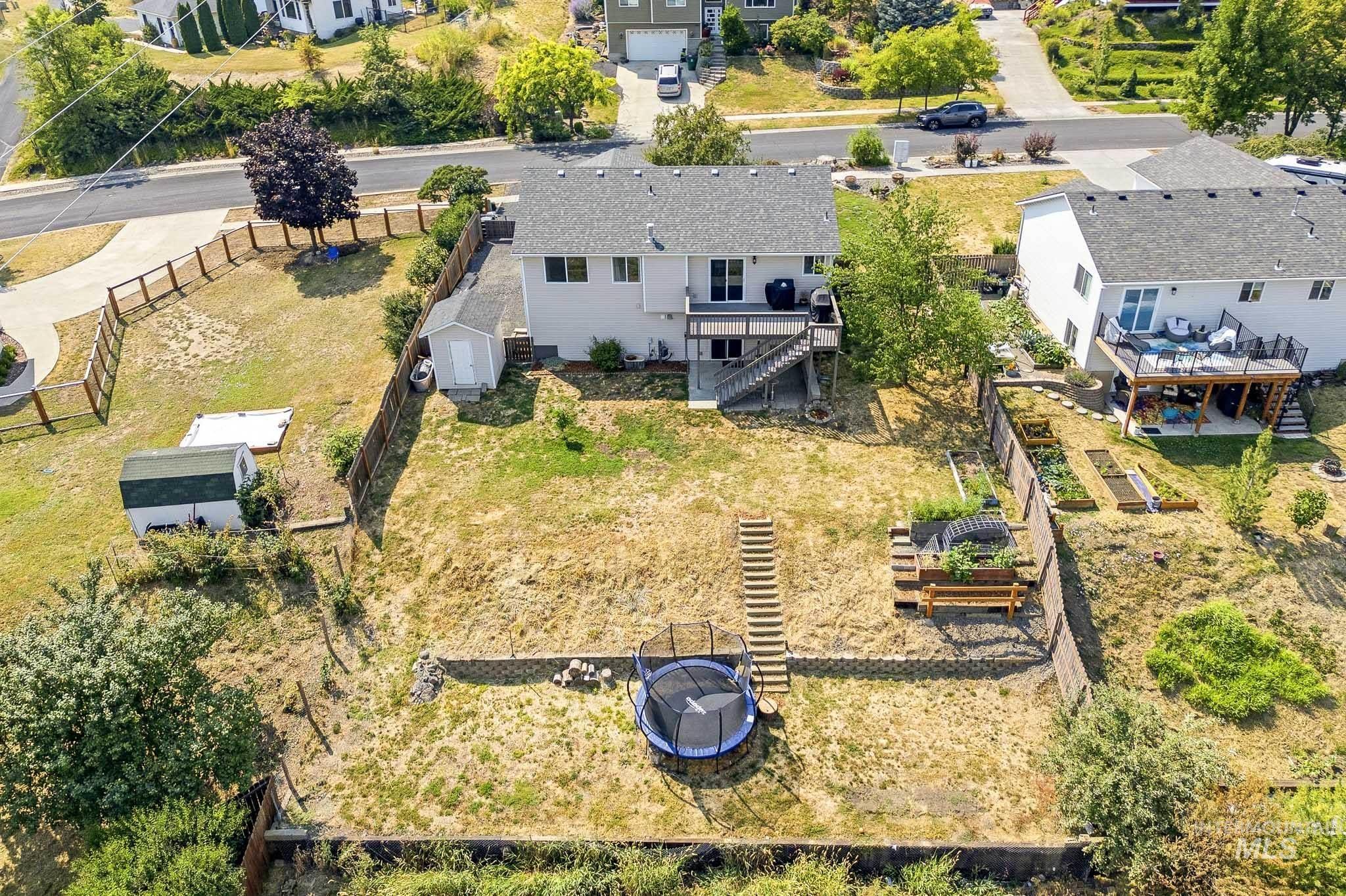 main property photo 45