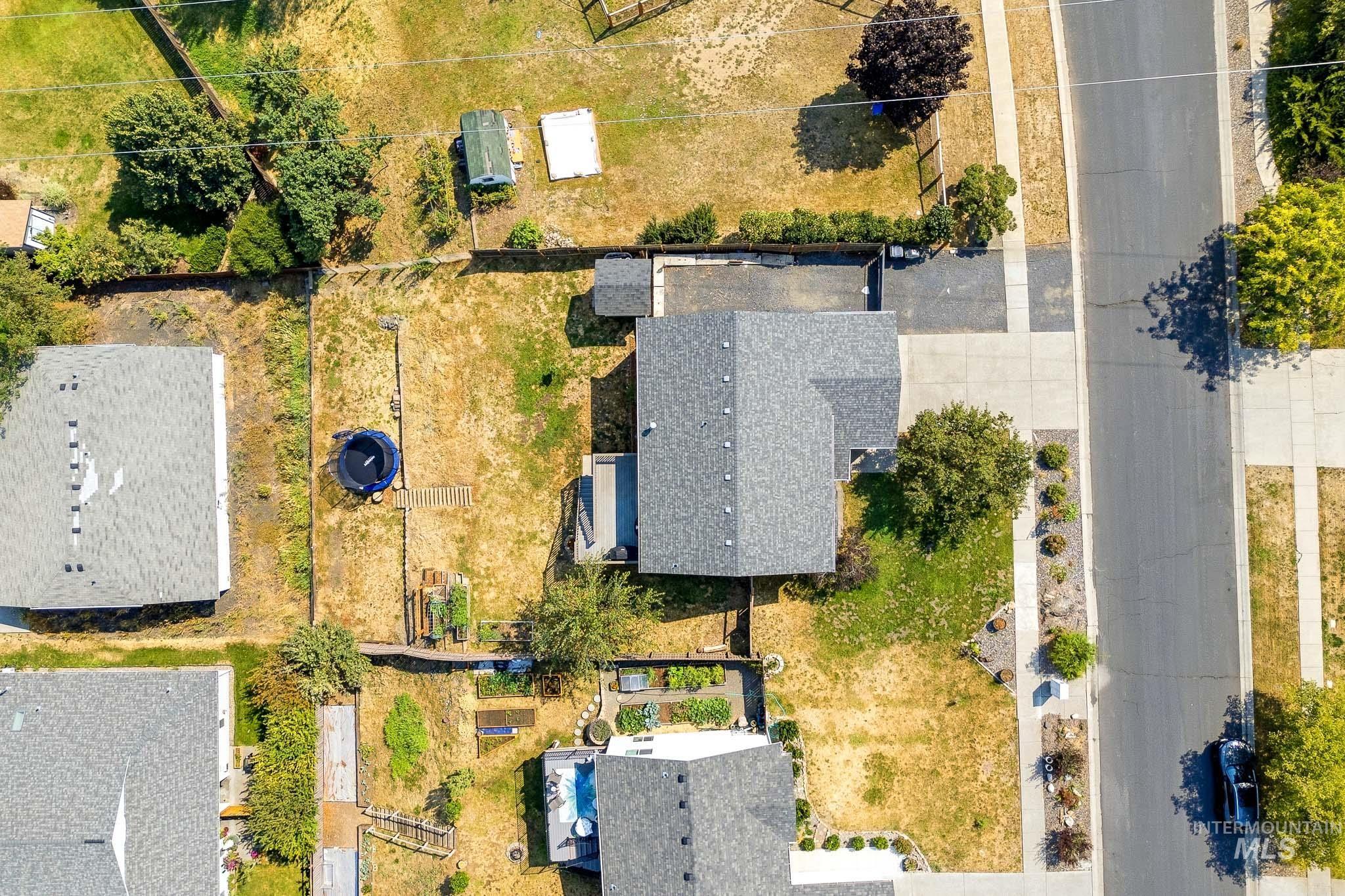 main property photo 47