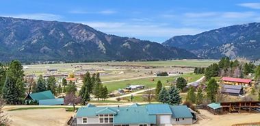image of property with 3 Bed | 2 Bath | 1,456 Sqft