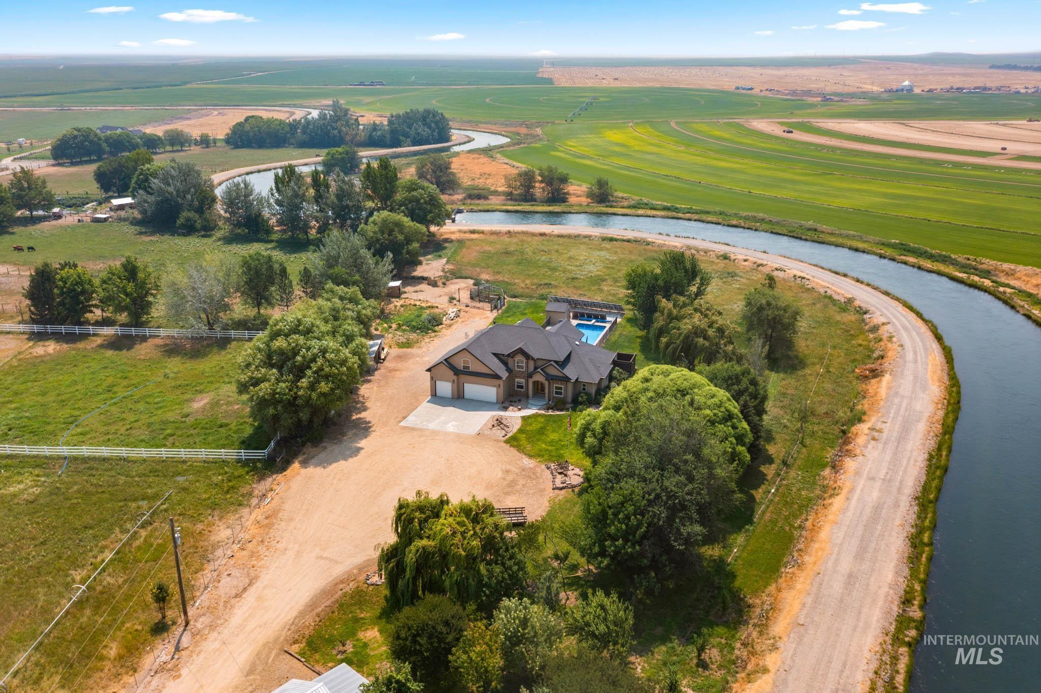 main property photo 40