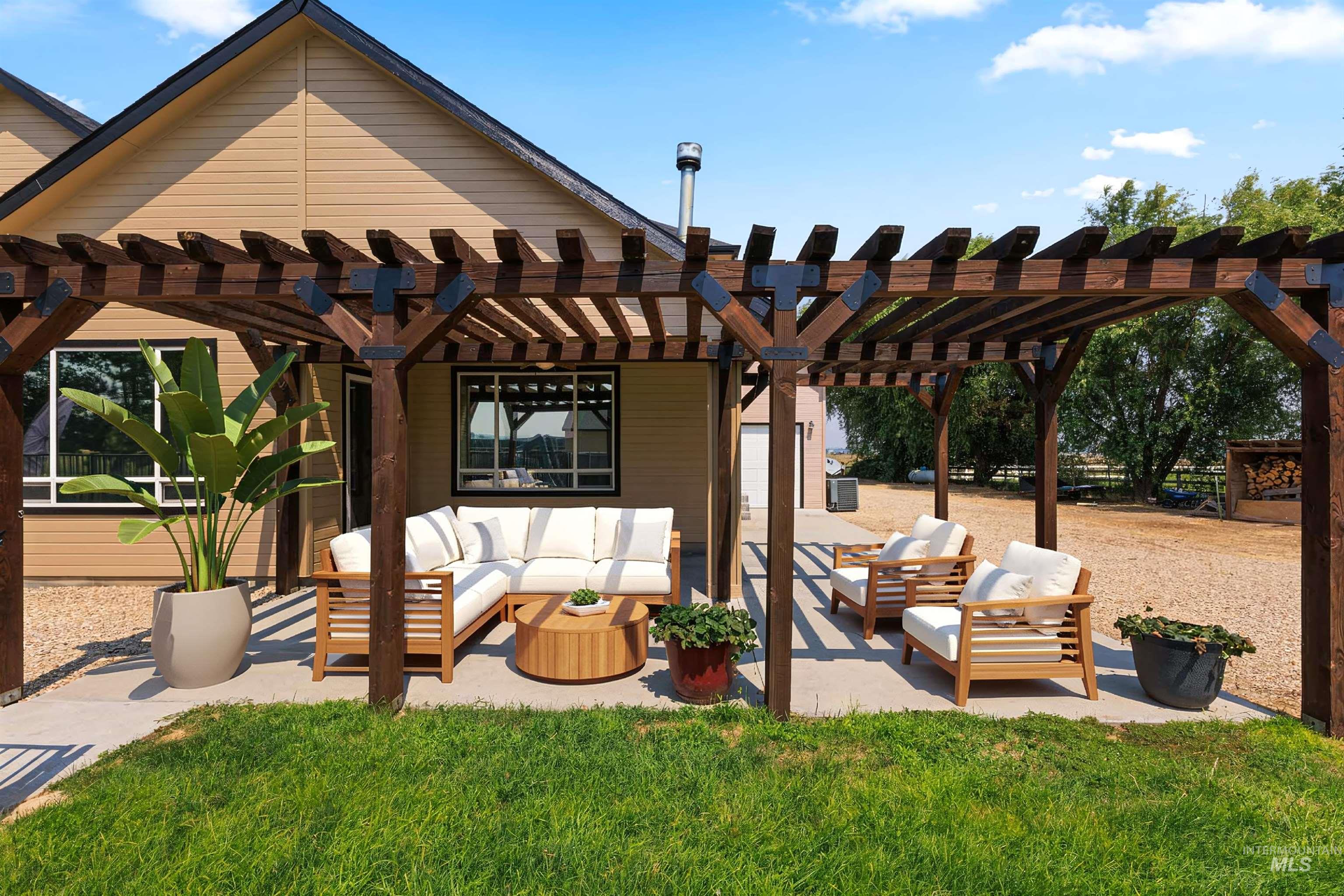 main property photo 5