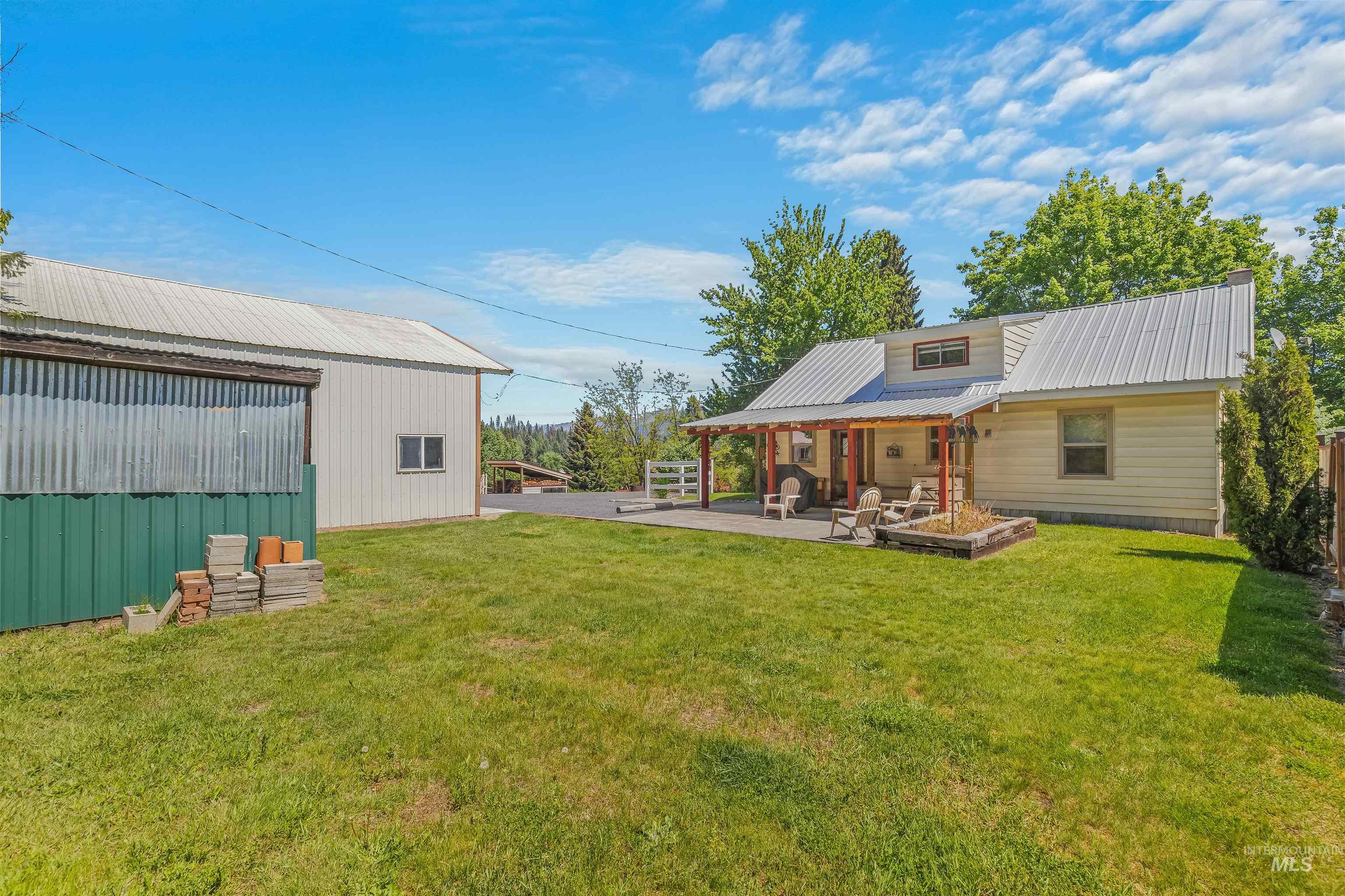 main property photo 30
