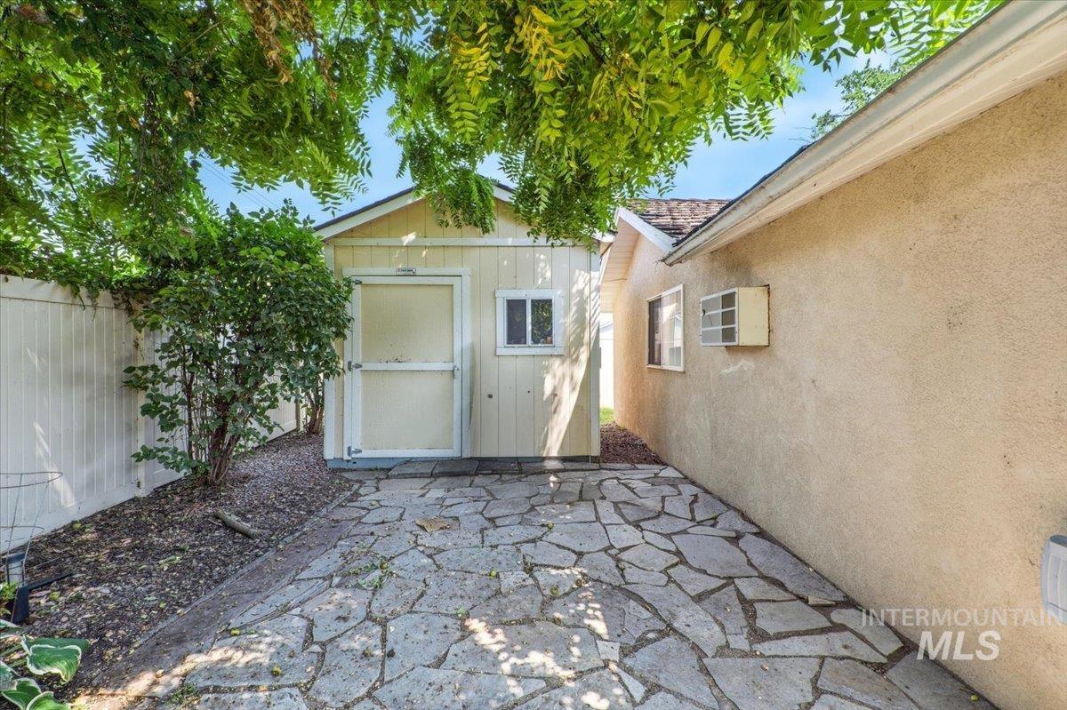 main property photo 41