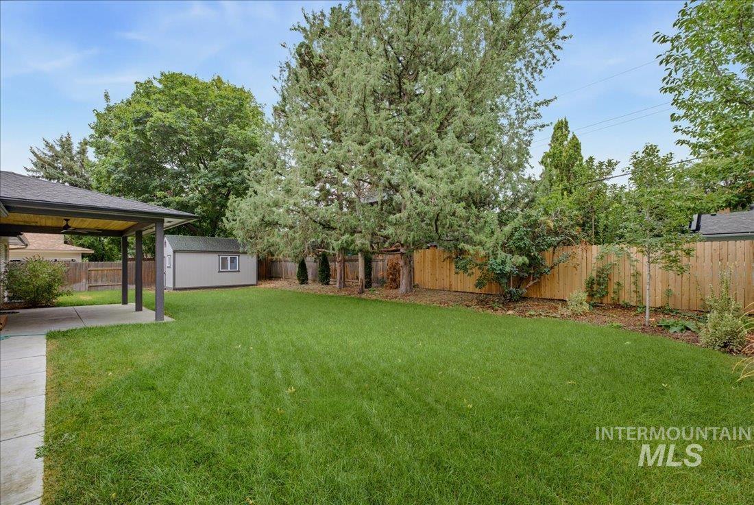 main property photo 40
