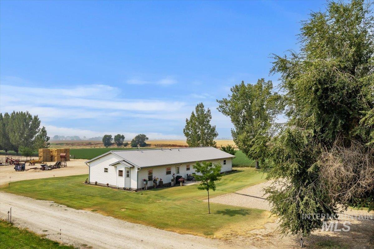 main property photo 33