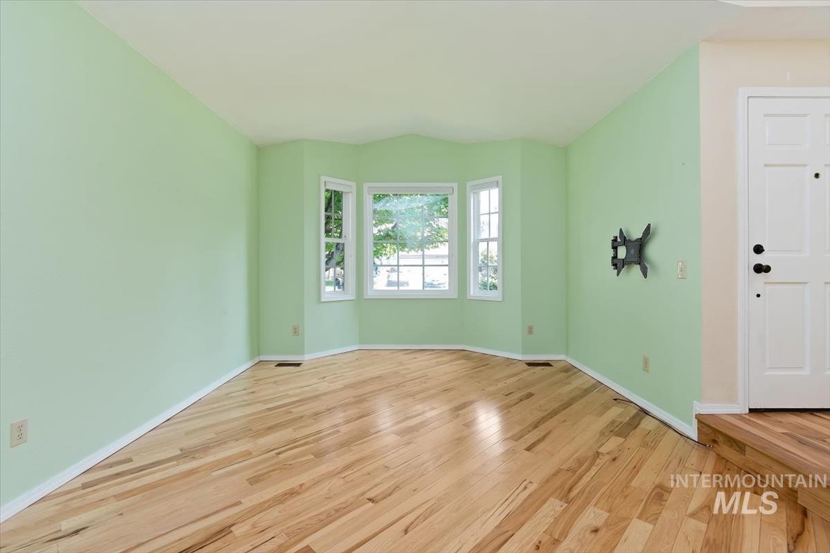 property viewer photo 15