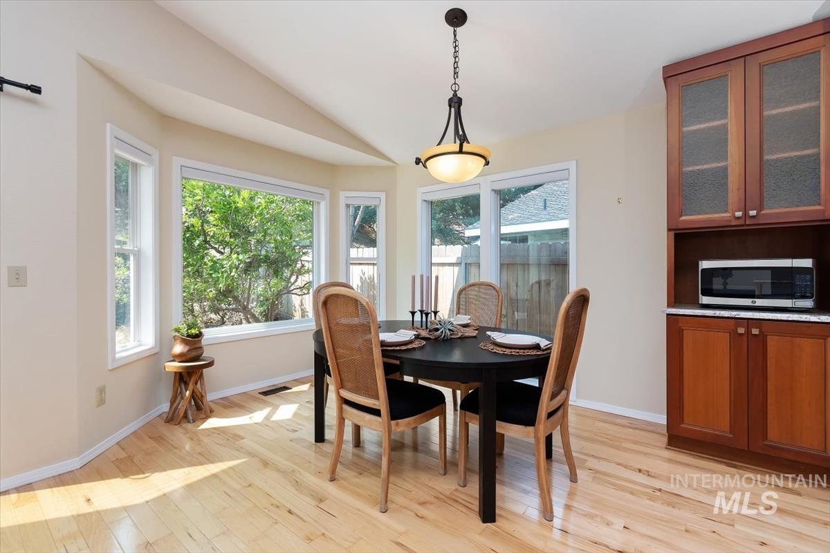 property viewer photo 25