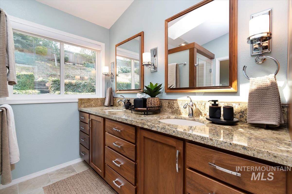 property viewer photo 42
