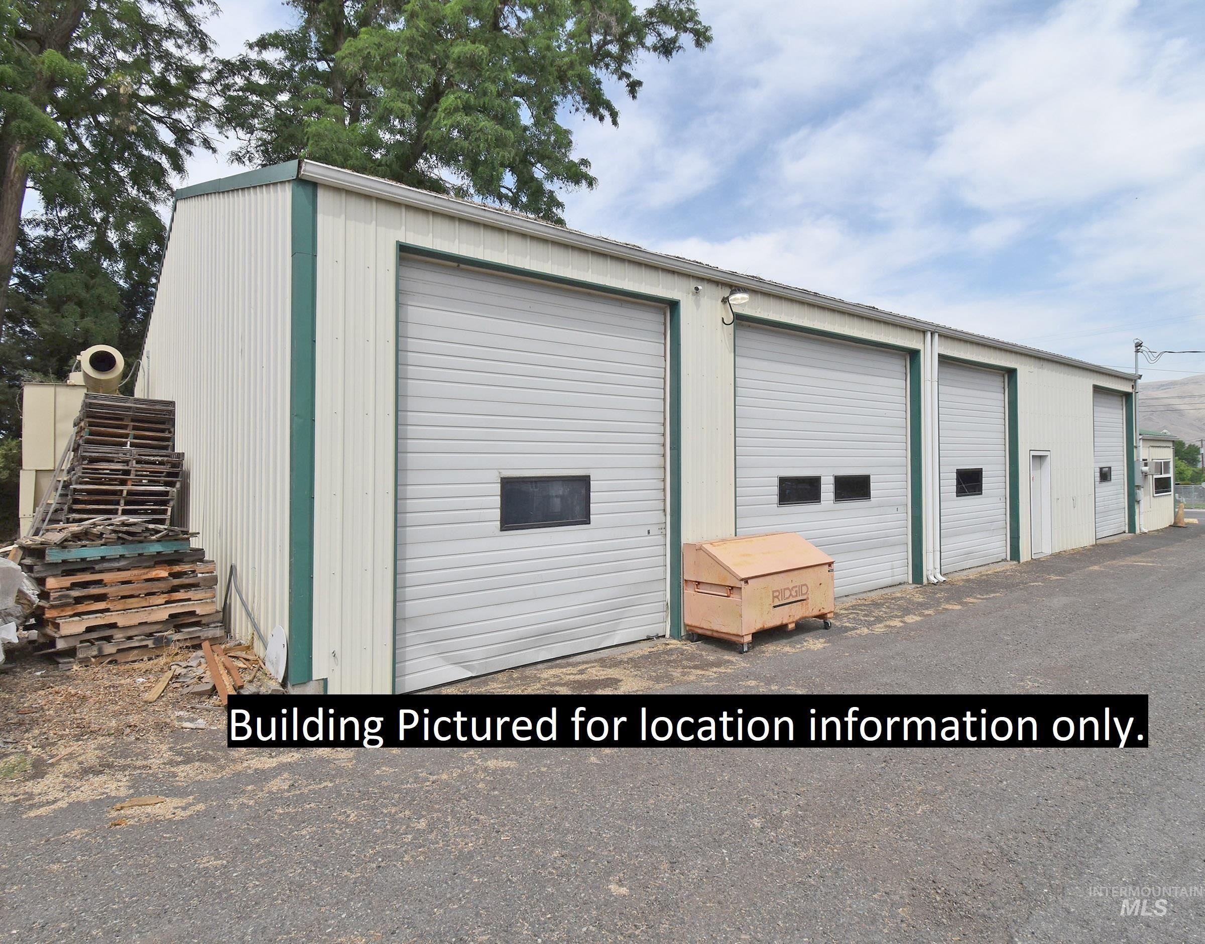 main property photo 20