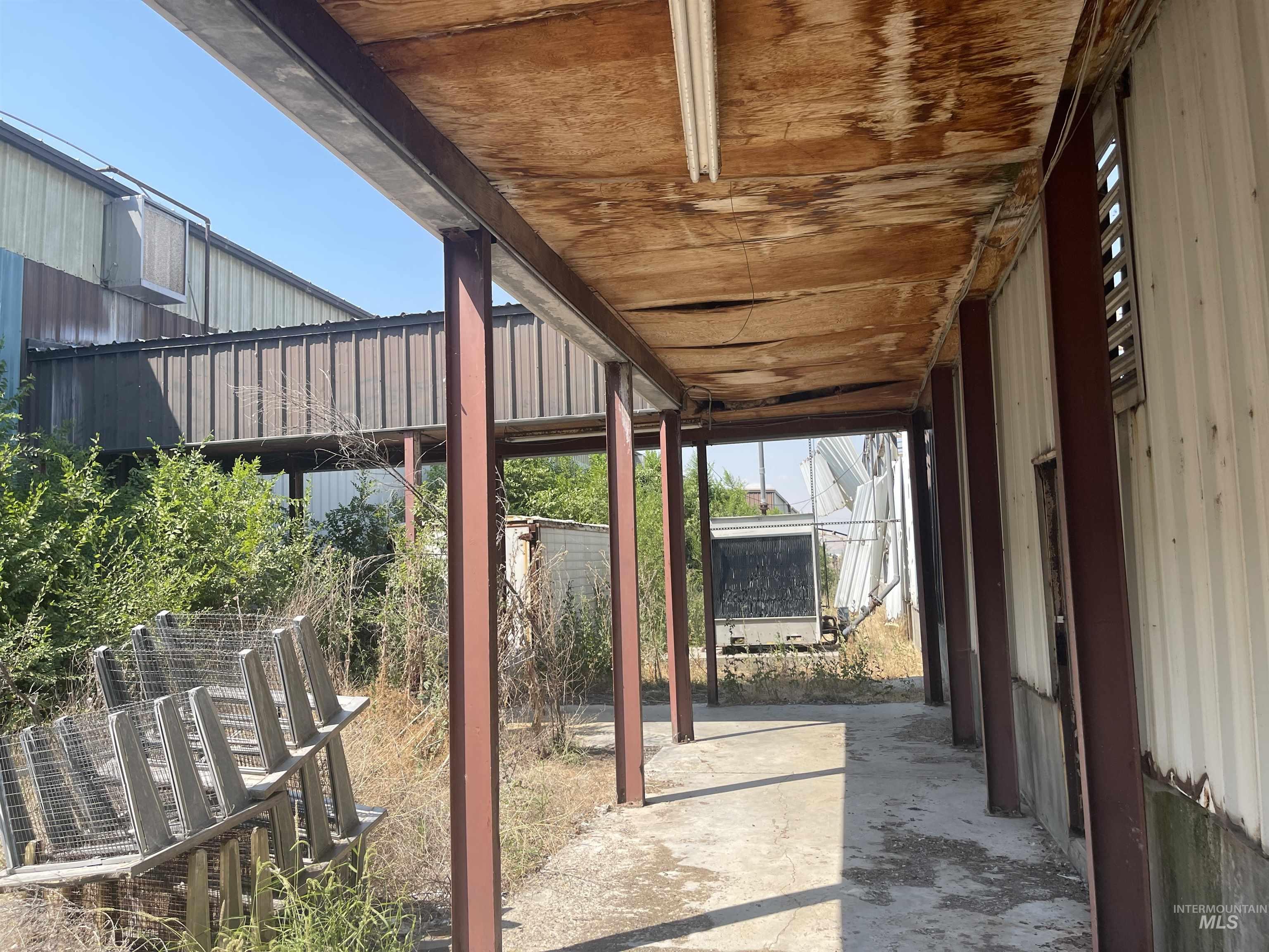 main property photo 12