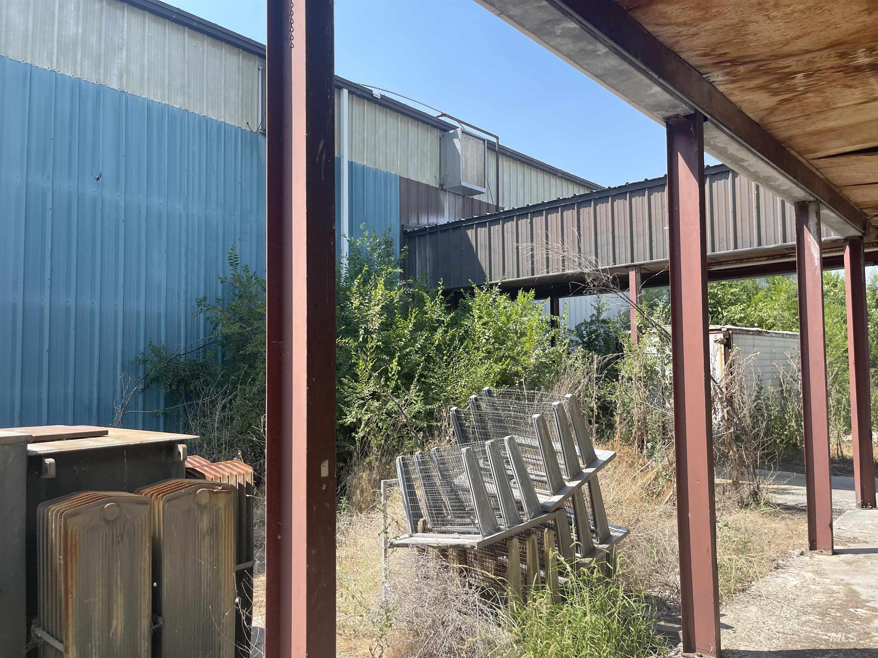 main property photo 13
