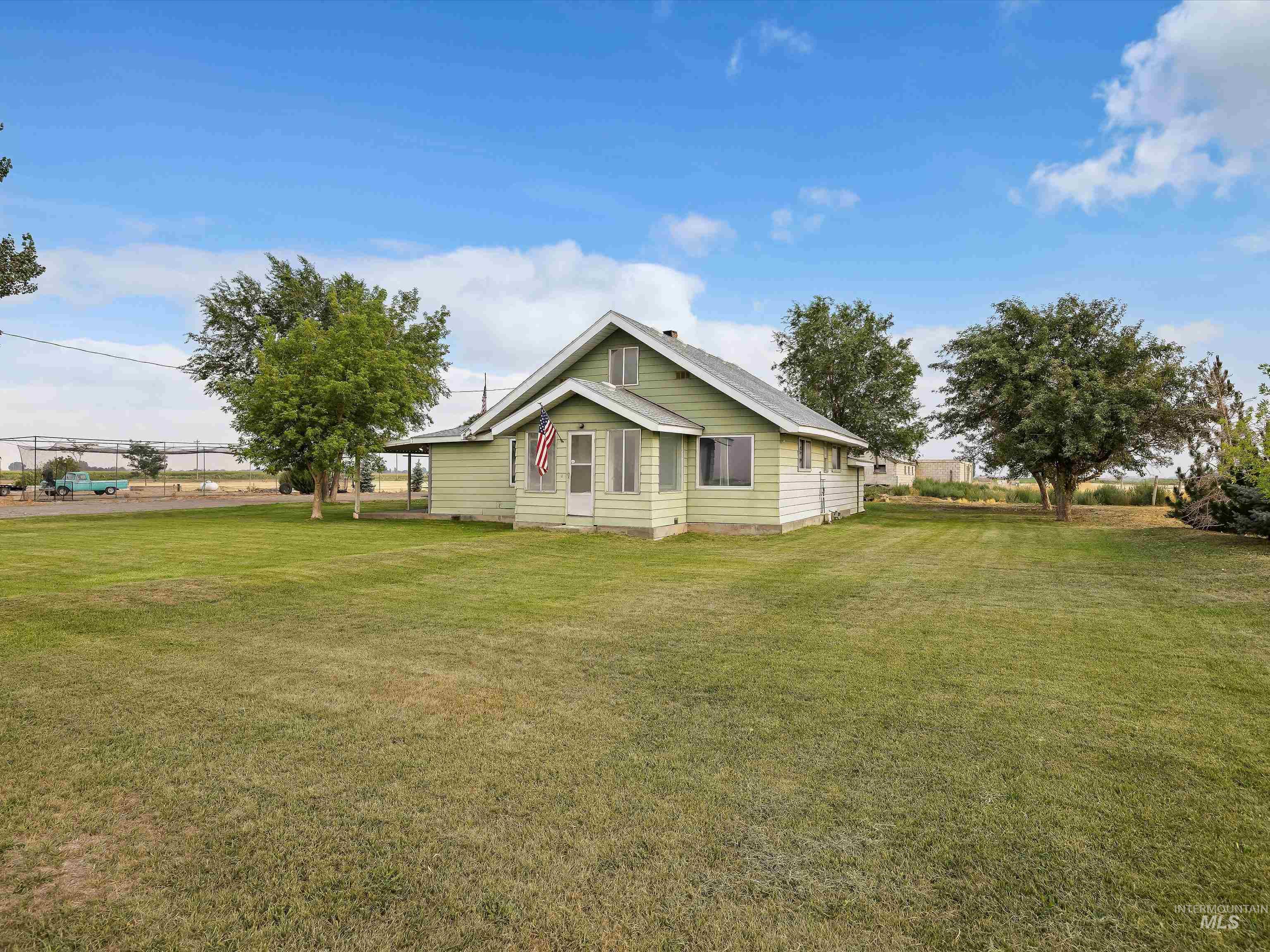 main property photo 23